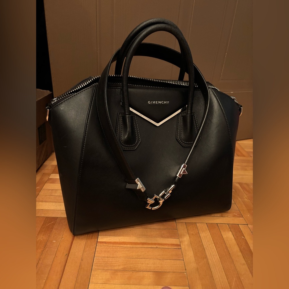 Black pebbled, leather, Antigona Givenchy tote